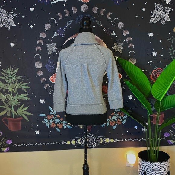 A&F Sweater ❤️ - Picture 4 of 8